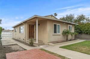 4761 W 169th StLawndaleCA 90260 1