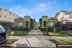 1 716 West 80th