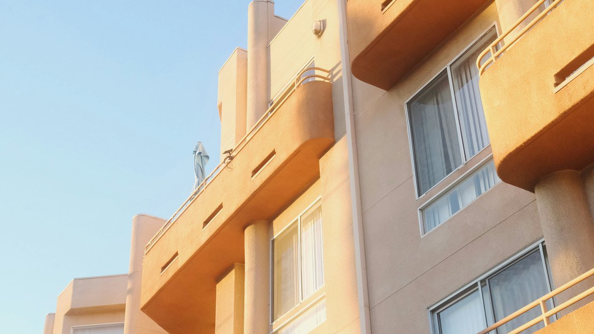 Multifamily apartment building in Los Angeles